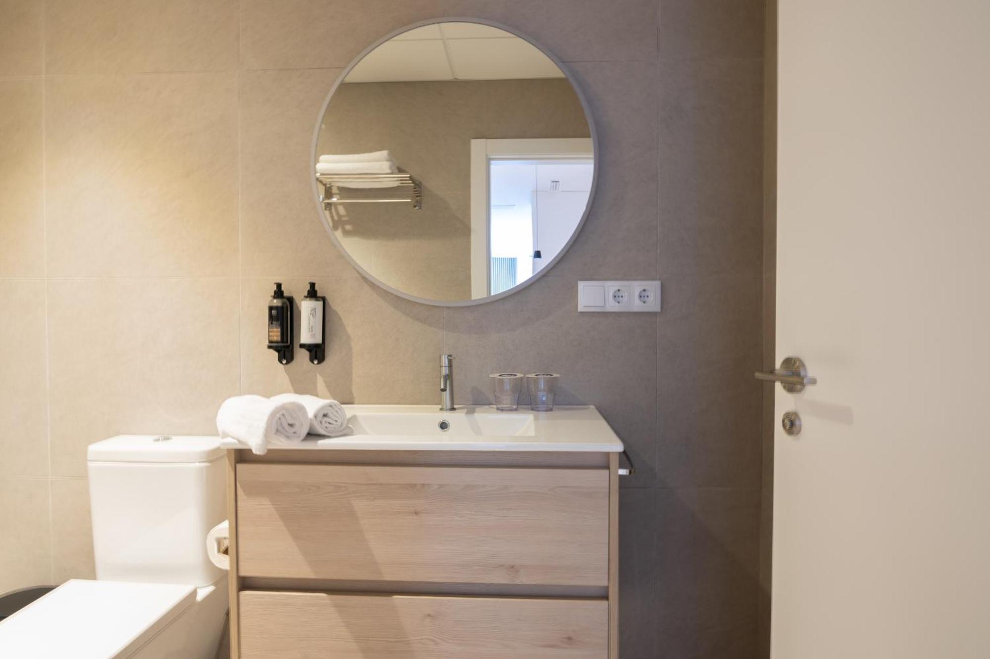 Dorm4You Arena Standar Junior Valencia Buitenkant foto